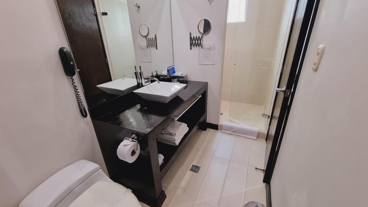 Habitat Suites Hotel Pereira Exteriör bild